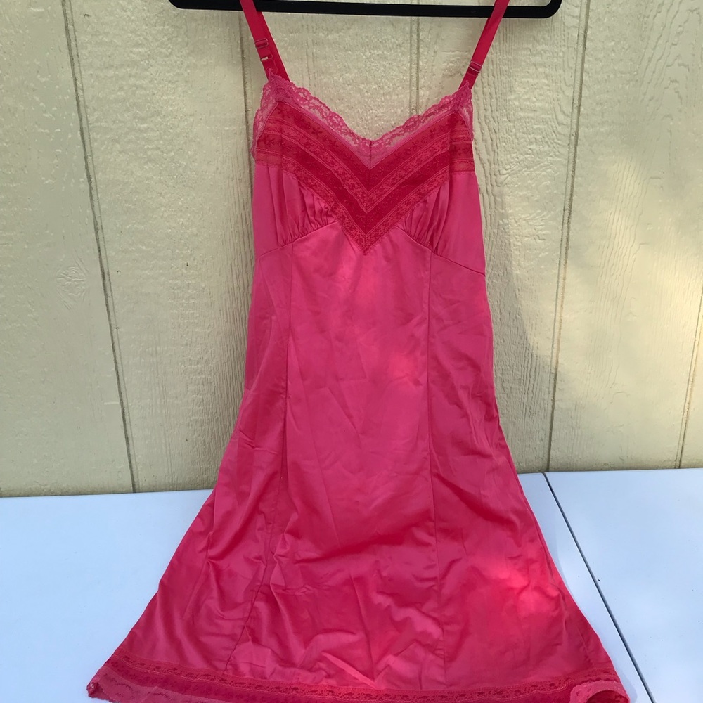 Vtg GAYMODE Full Slip Deep Salmon Pink Sz S Lace Embroidered
